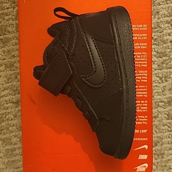 Nike Infant/Toddler 4c Black Sneakers - Picture 4 of 4